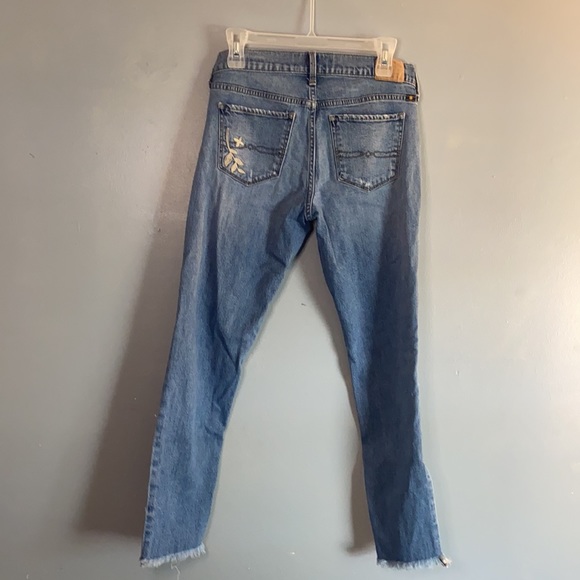 Lucky Brand | Blue Light Wash Charlie Skinny Denim Jeans | Size 4 27” waist - Picture 11 of 15